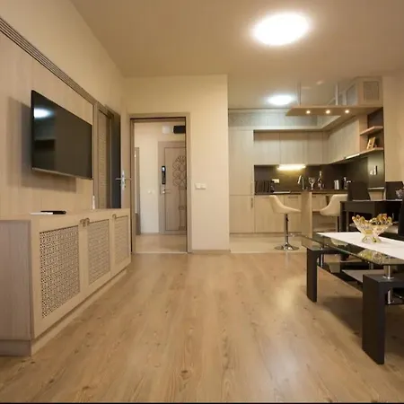 Apartament Luxury In Argisht Partez , Pool, 2 Min Walk To The