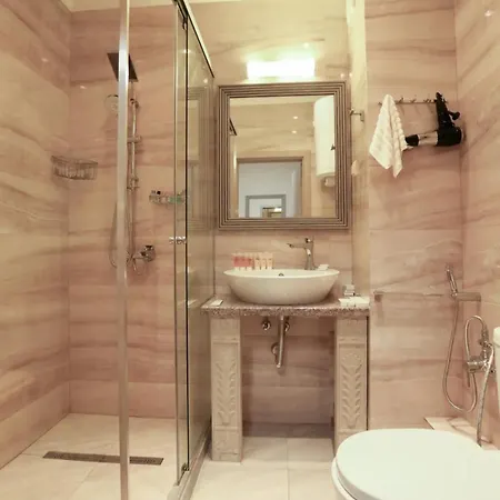 Apartament Luxury In Argisht Partez , Pool, 2 Min Walk To The